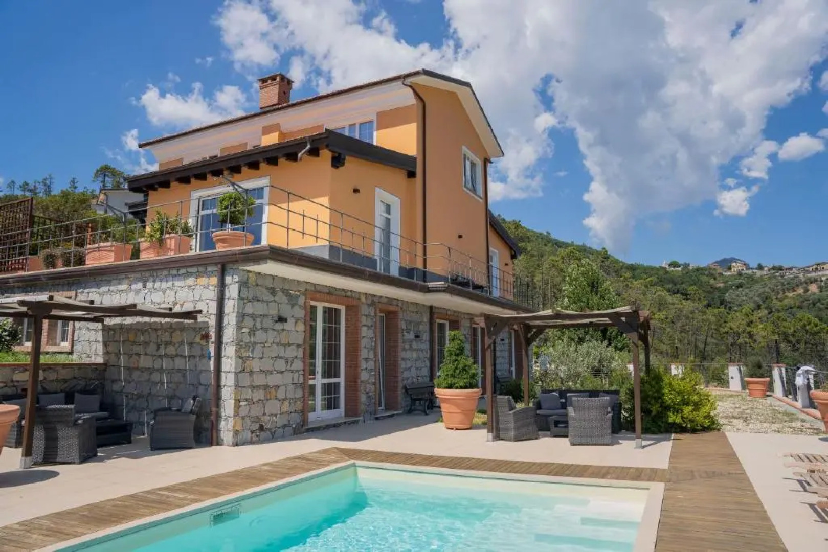 065 - VILLA LETIZIA, Elegante 2 PISCINA e Natura, 10 minuti da MARE e SPIAGGIE