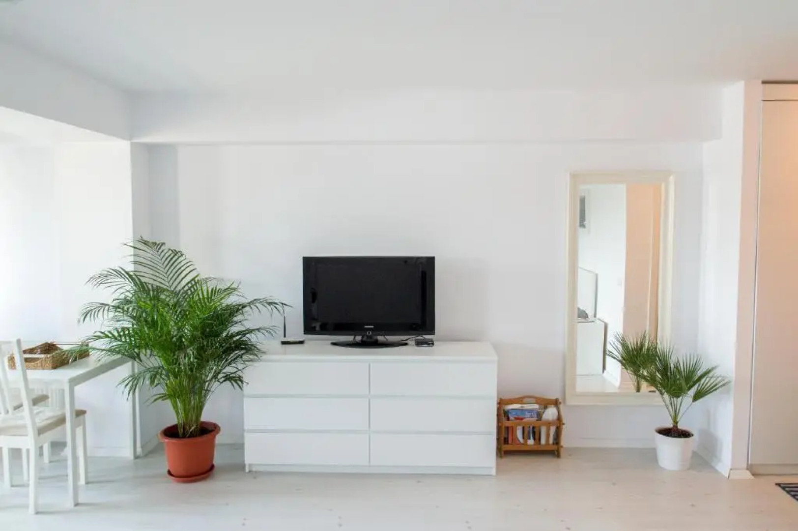 Airport Residence - Across from Otopeni Airport