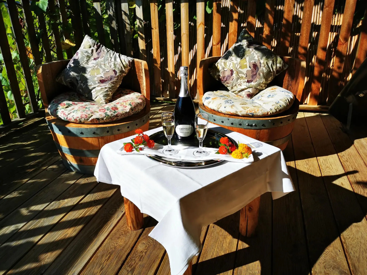 Beautiful tent lodge in Massignano with private terrace