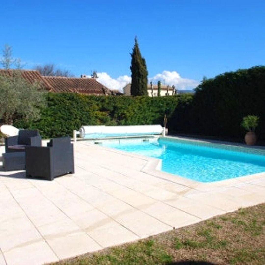 Beautiful villa with swimming-pool