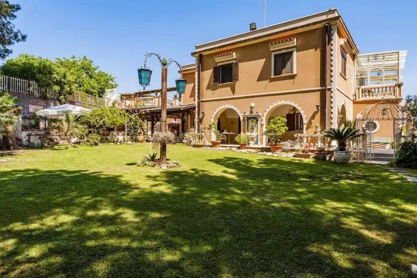 Casa Rubino - Confortevole Casa con Ampio Spazio Esterno e Piscina Privata