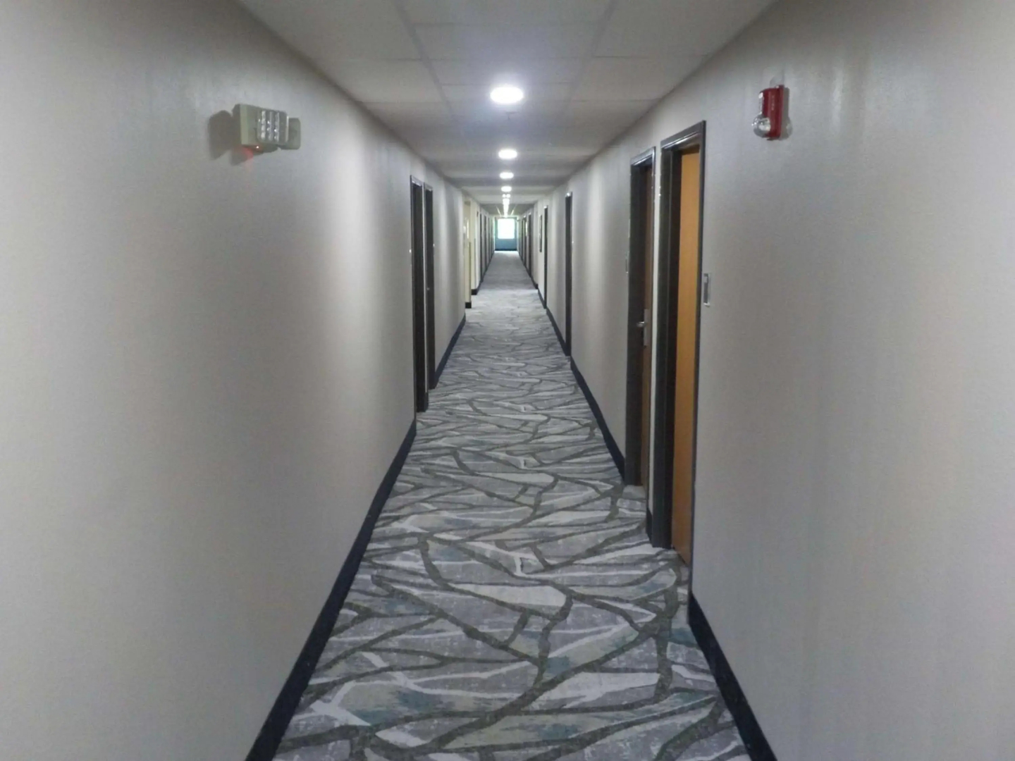 MJ Inn and Suites