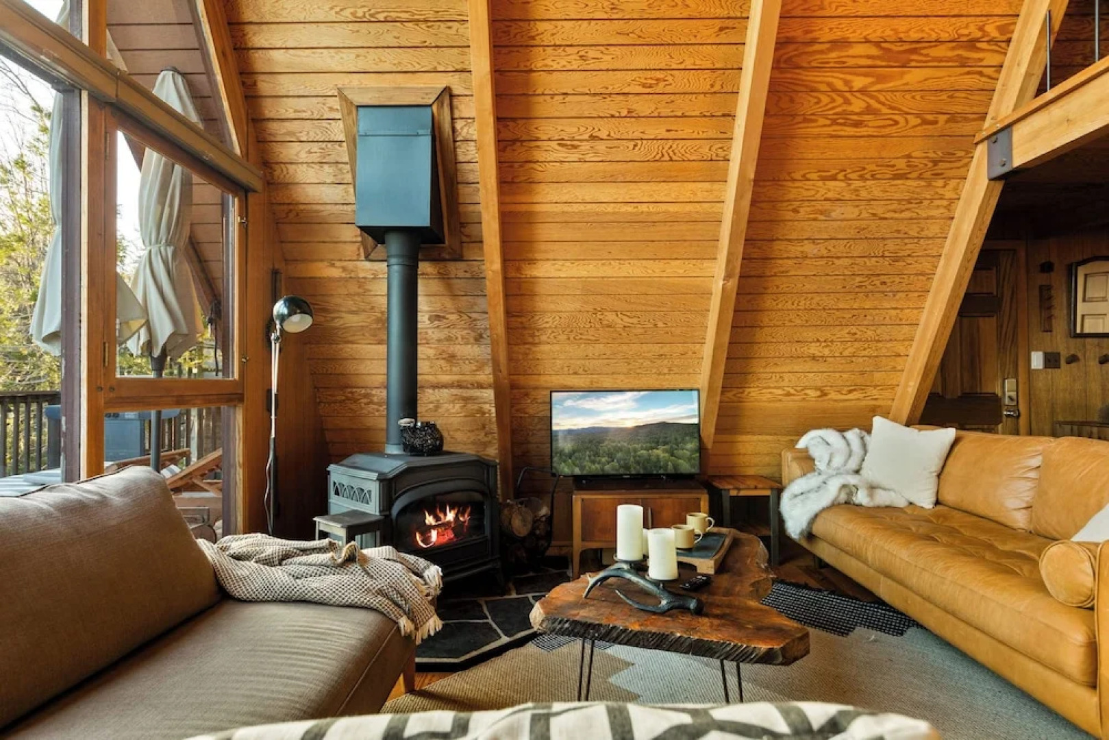 The Tranquil Pines A-frame Cabin Spectacular Views!