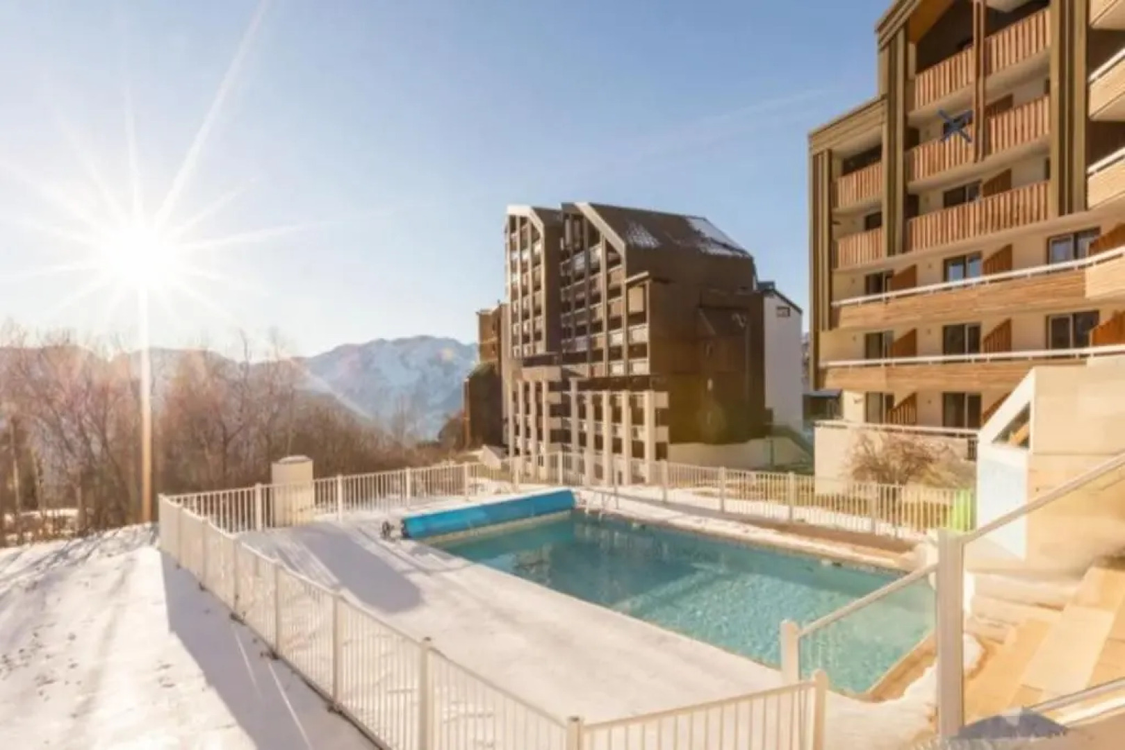 33m top floor flat - next to the sloap in a nice residence #AH8