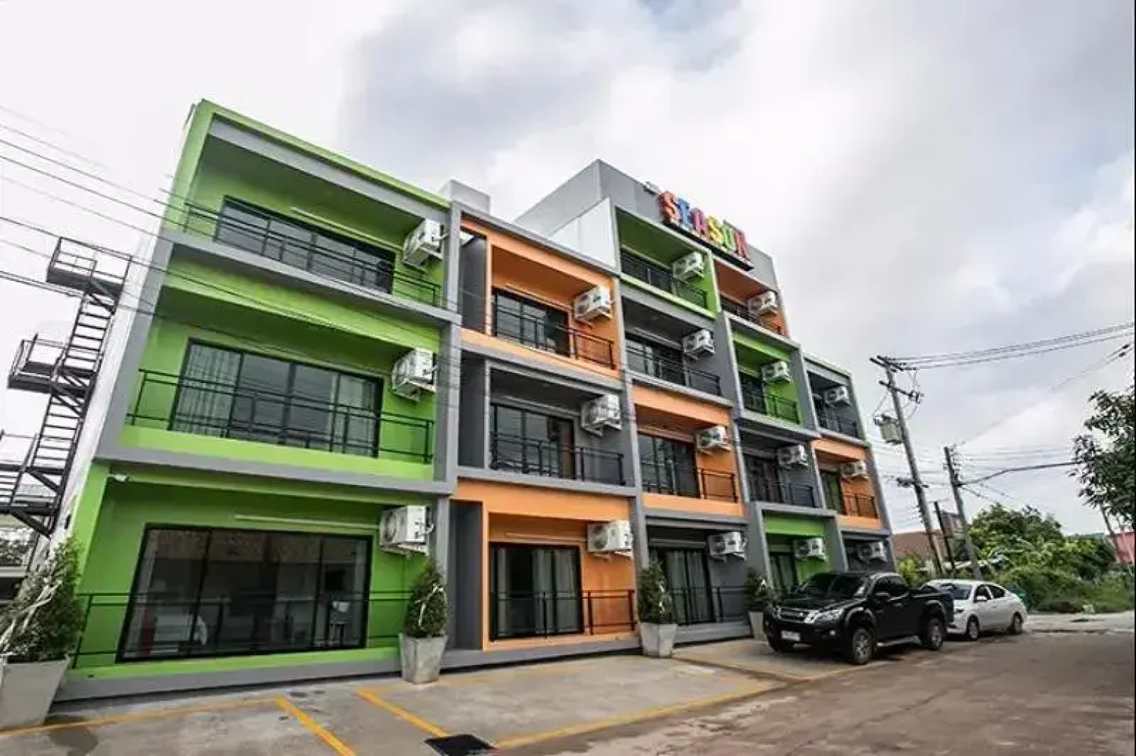 The Season Airport Udonthani By Zuzu