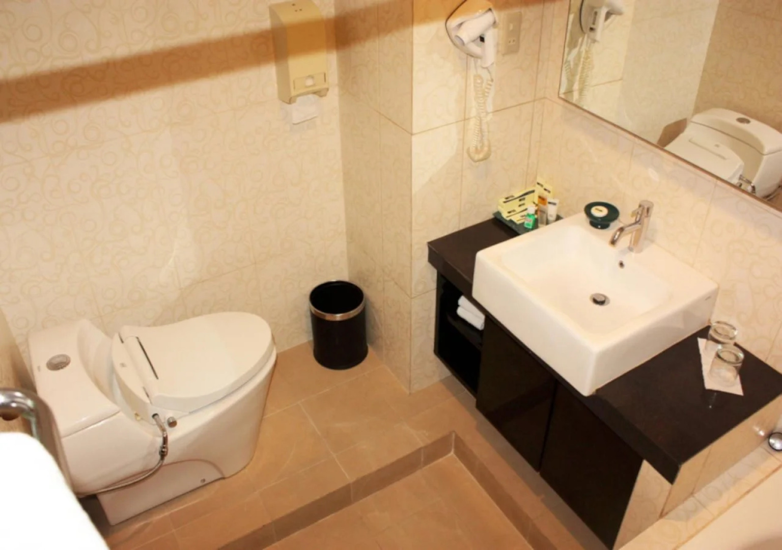 Travellers Suites Serviced Apartments