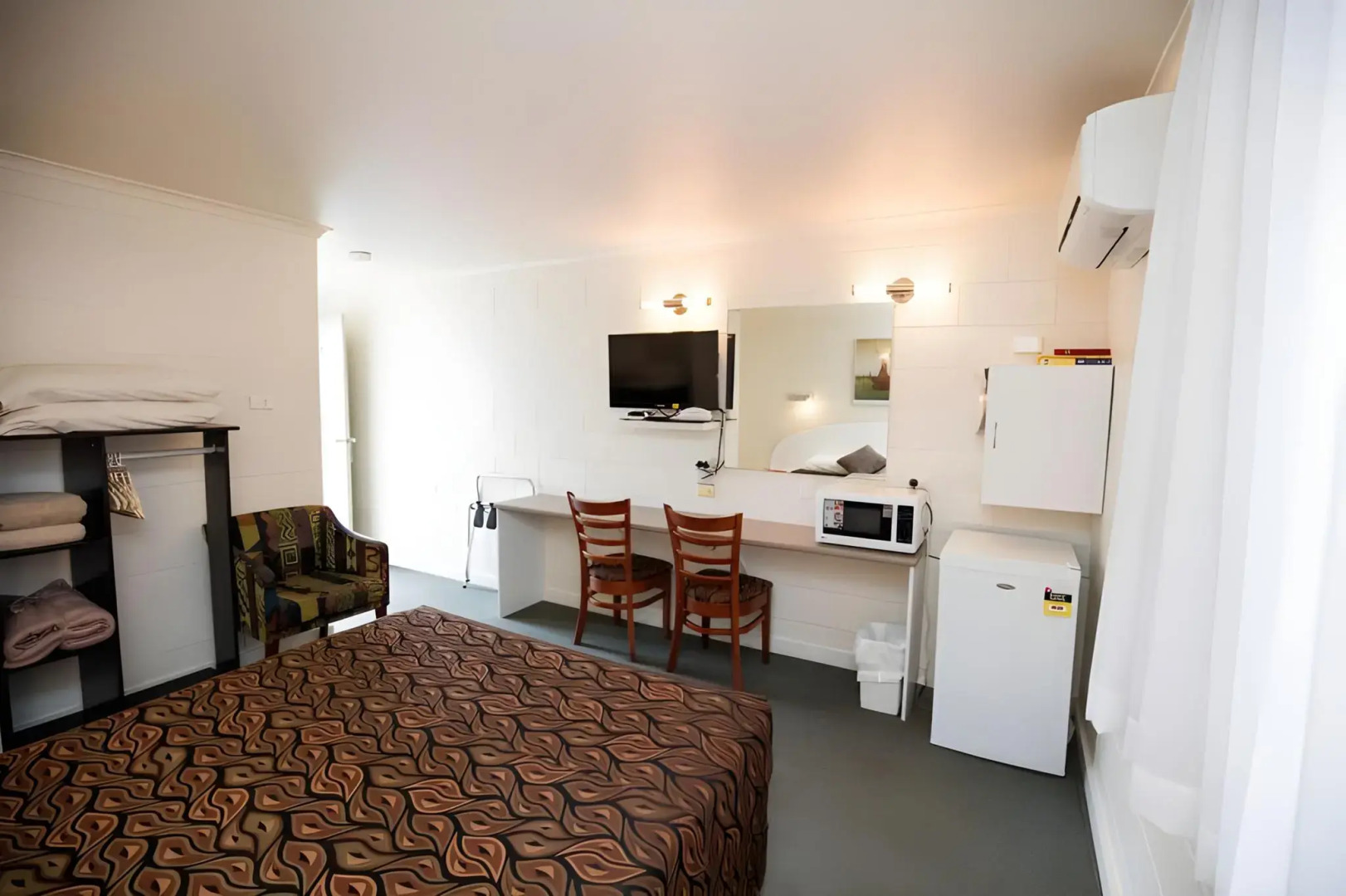 A & A Lodge Motel Emerald