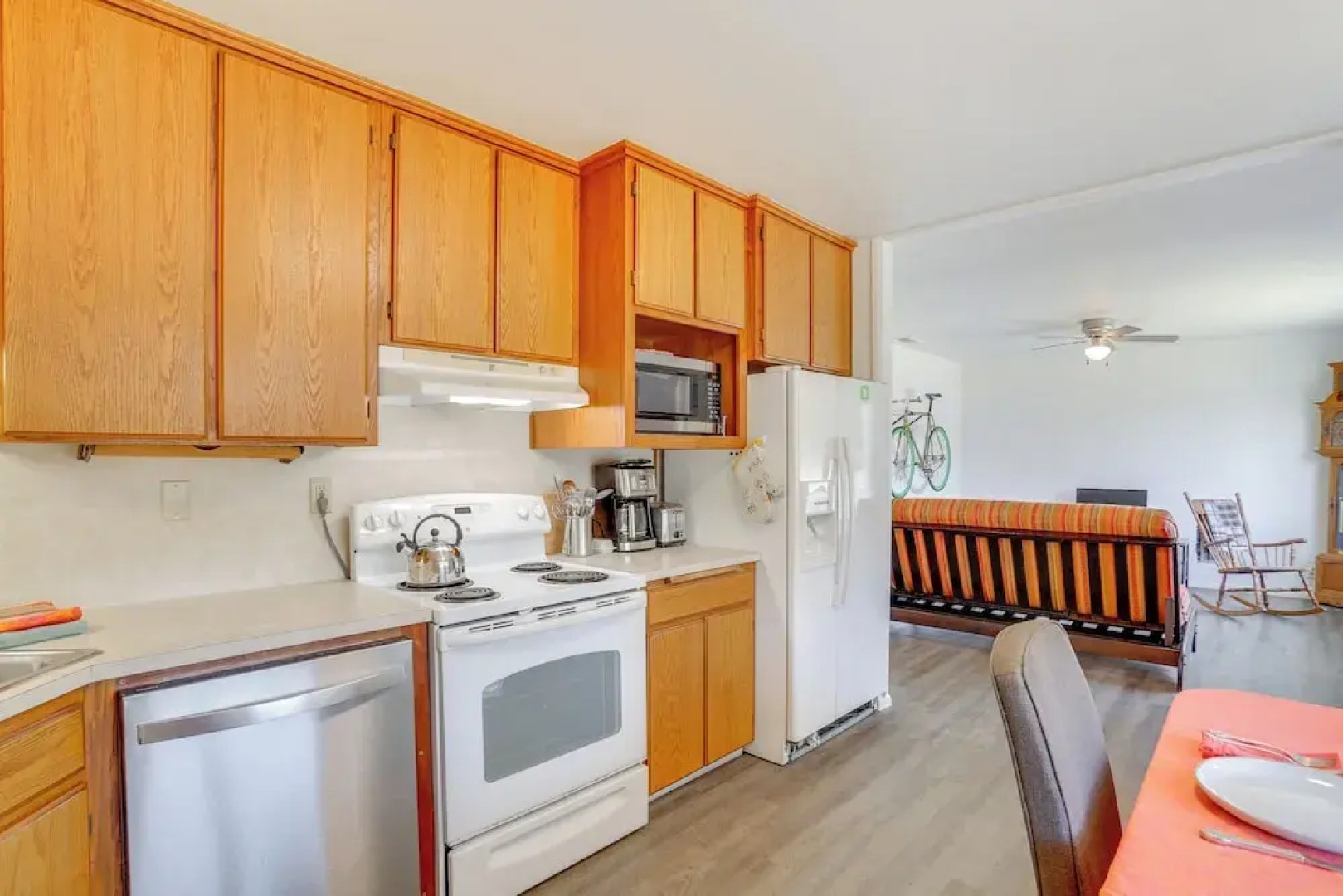 11 Mi to Arcata Bay: Home w/ Garden in Blue Lake!