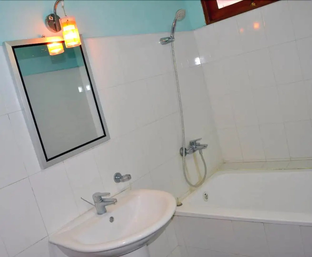 Thampa Tourist Hotel in Vavuniya