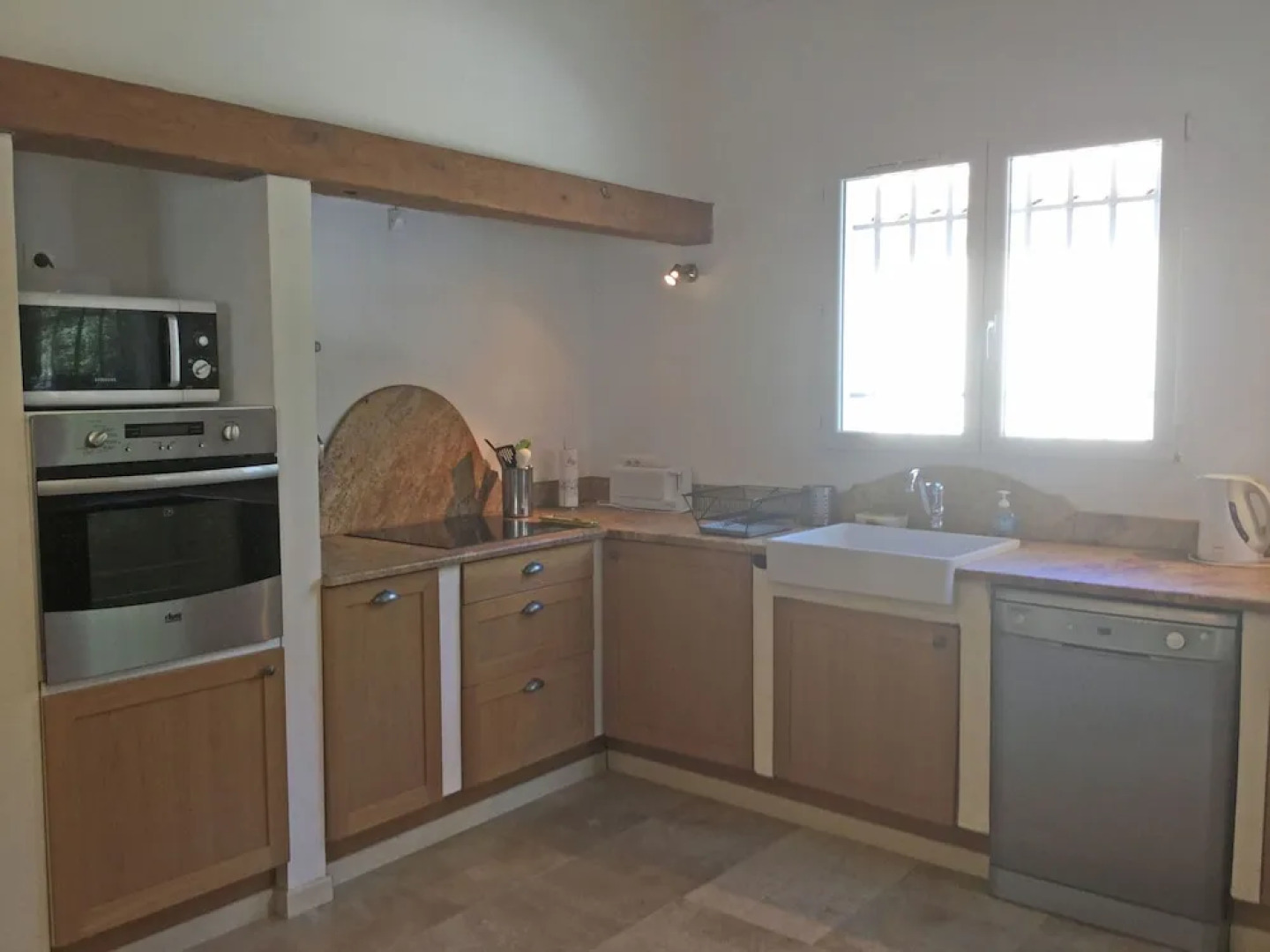 Inviting Villa in Saumane-de-vaucluse With Swimming Pool