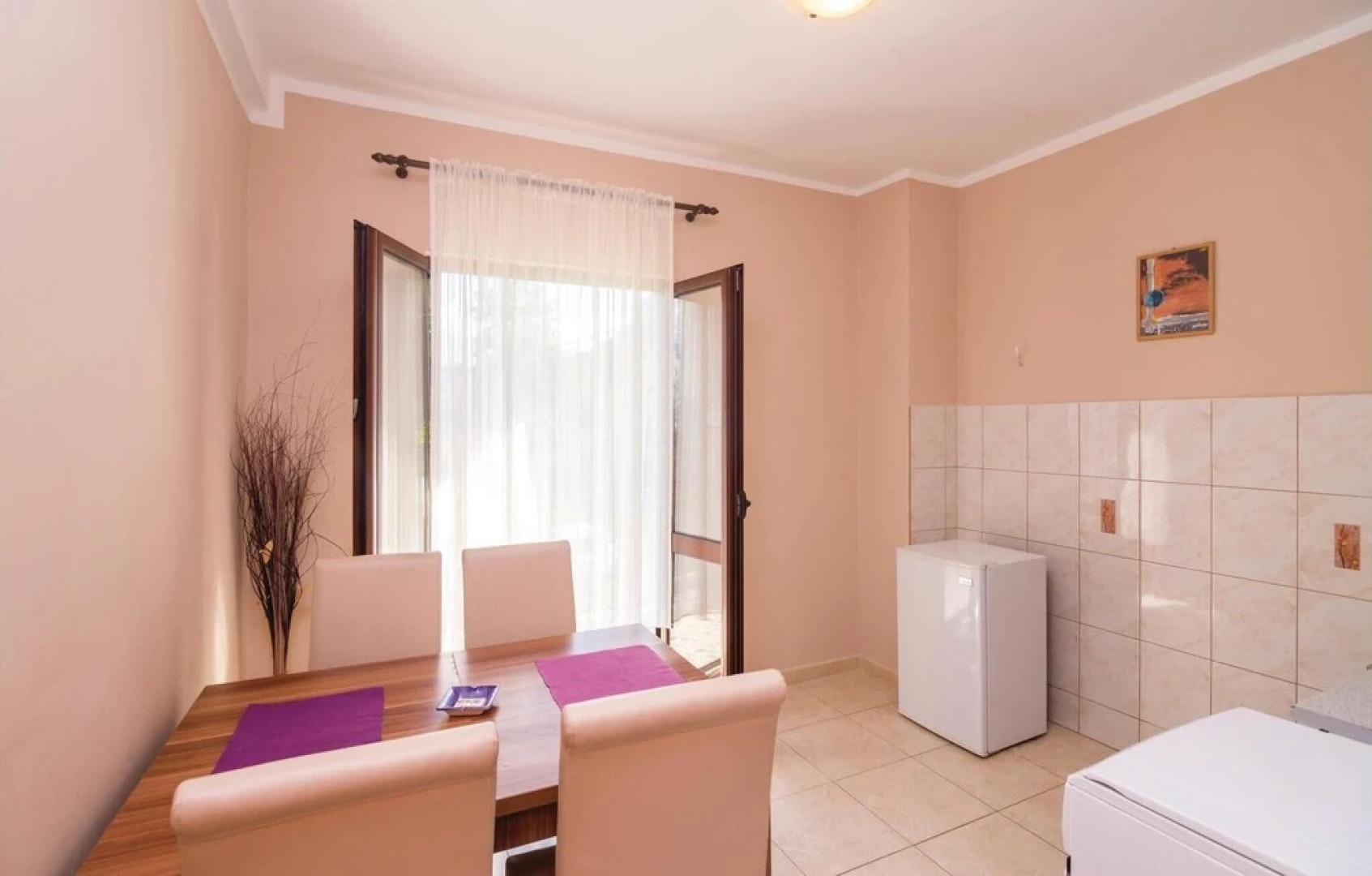 Beautiful Home in Markov Rt With Wifi and 2 Bedrooms