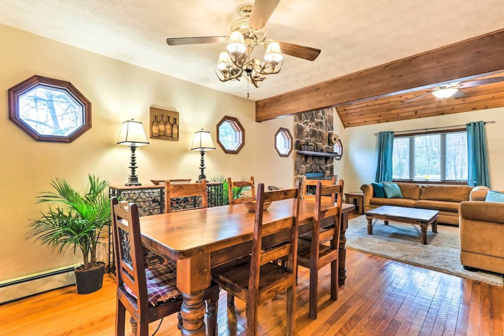 Lake Harmony Home w/ Deck - 3 Mi to Ski Slopes!