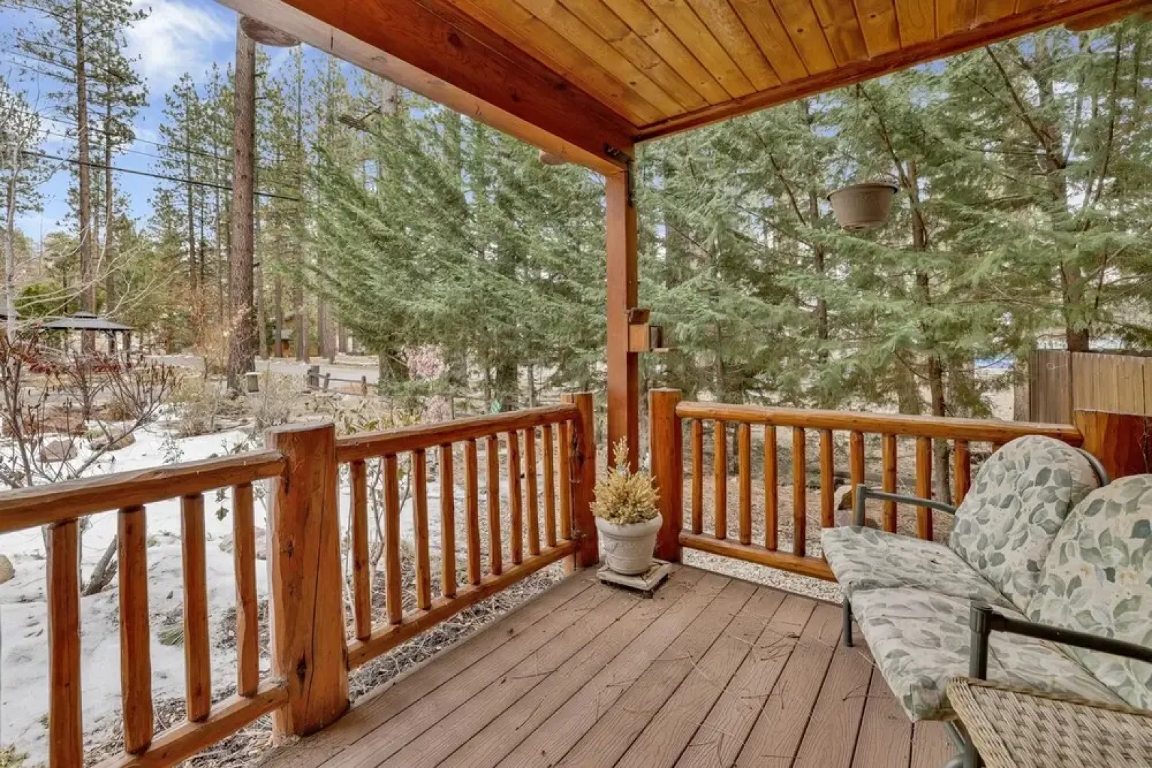 2246-fawnskin Log Cabin 4 Bedroom Home by RedAwning