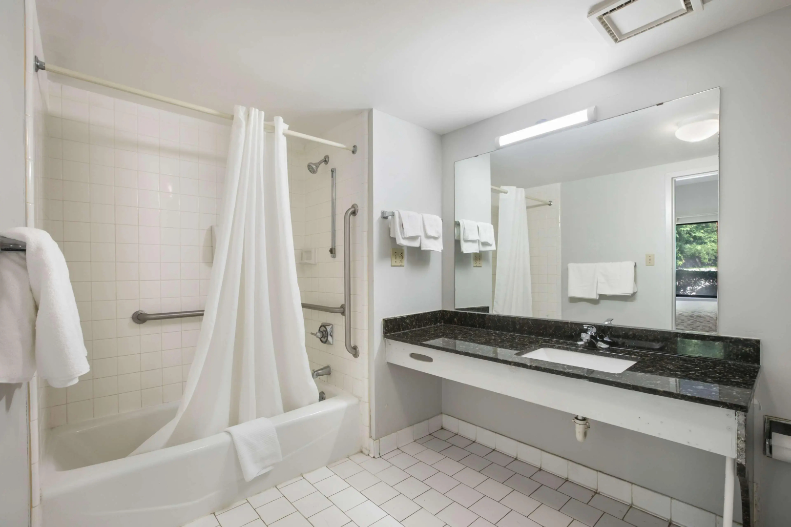 Americas Best Value Inn Stockbridge