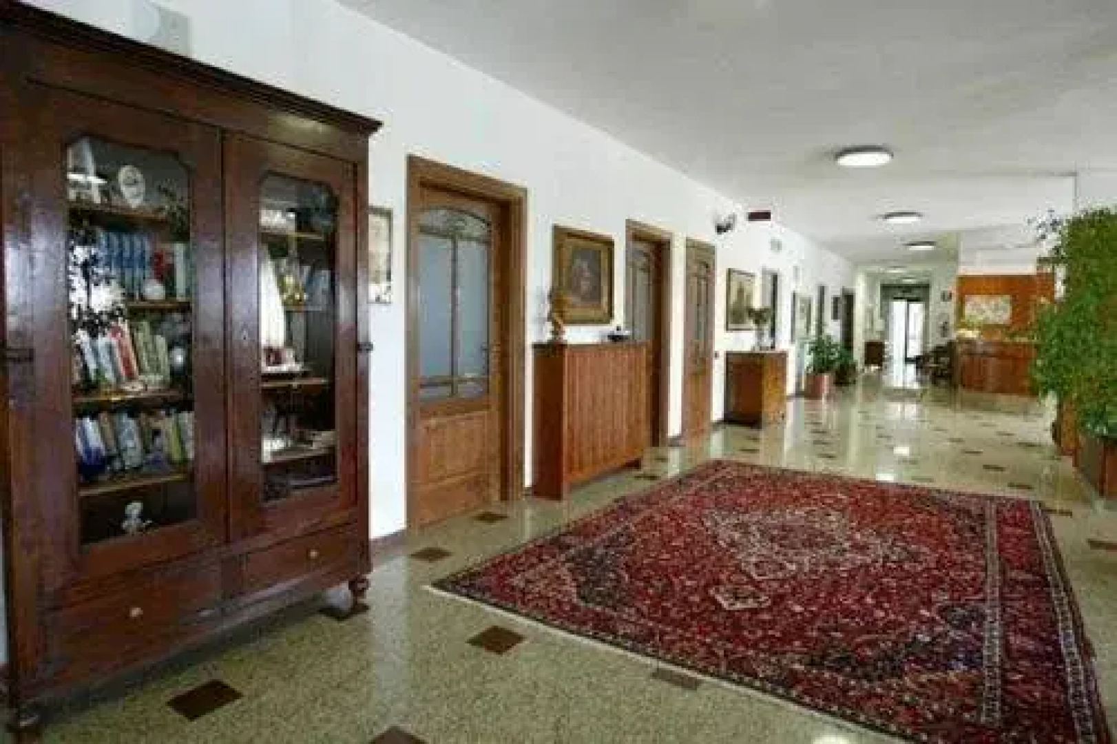 River Hotel
