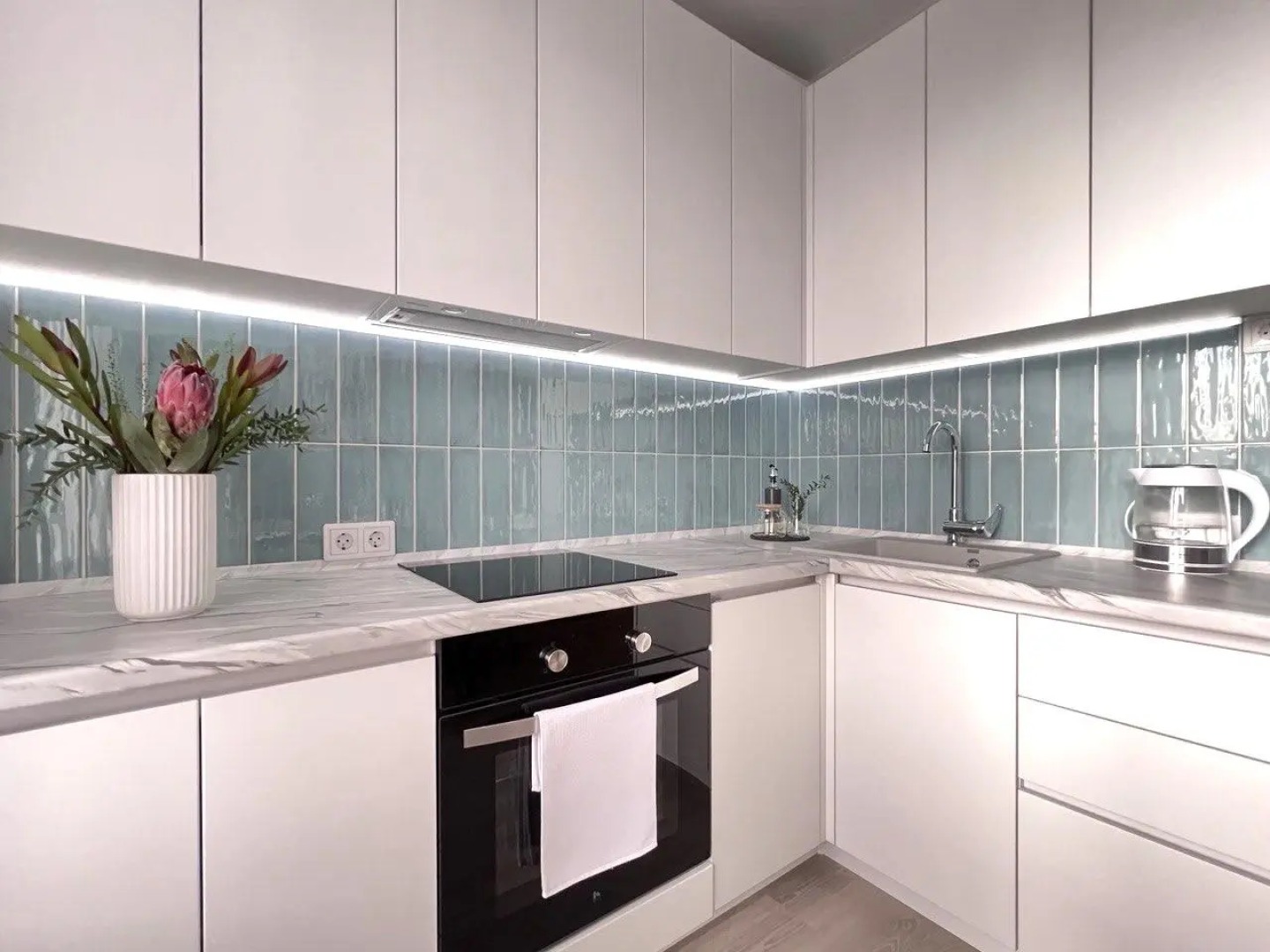 Сутки как дома на улице Николая Островского 195/1