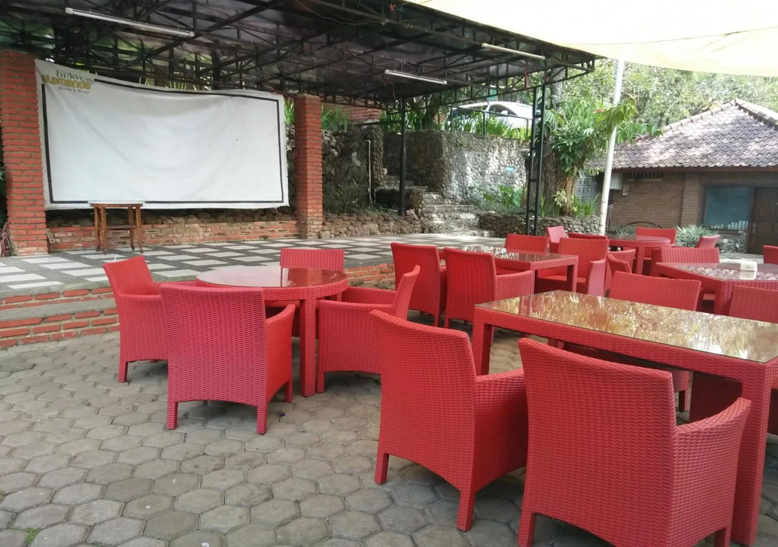 Bukit Alamanda Resort & Resto