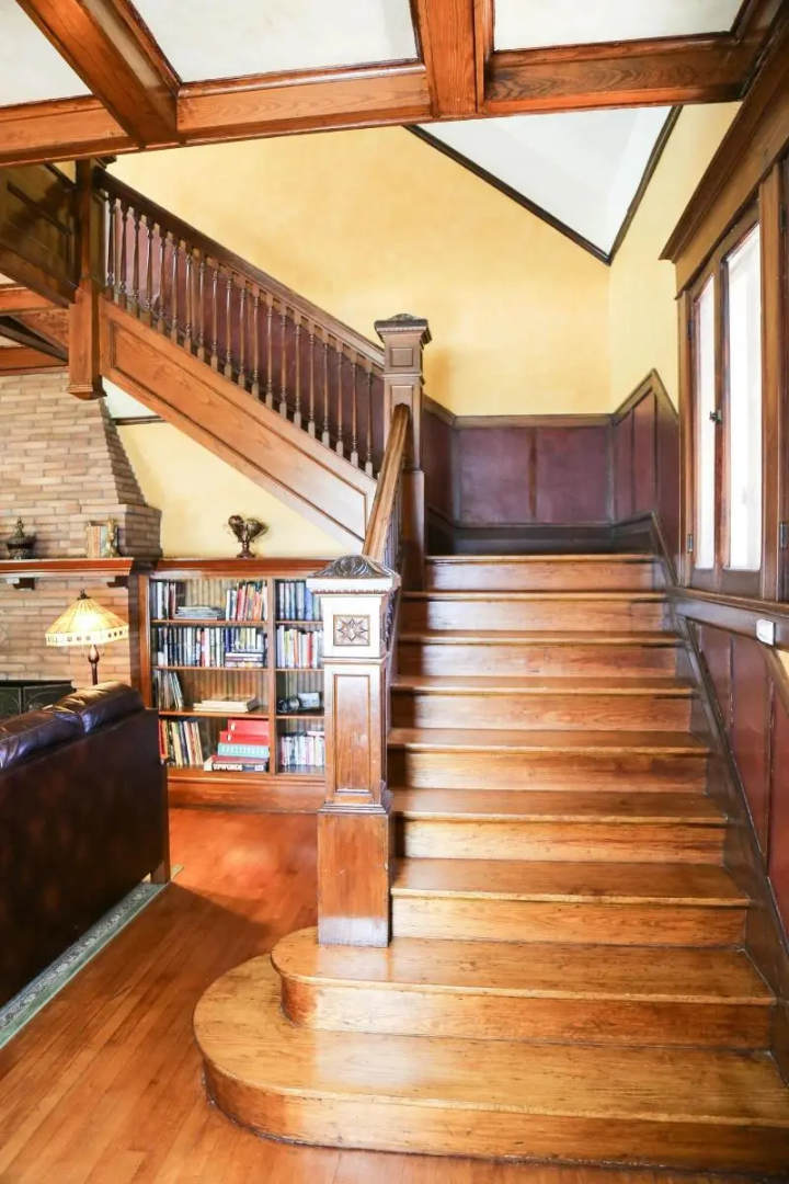 Iron Horse Inn