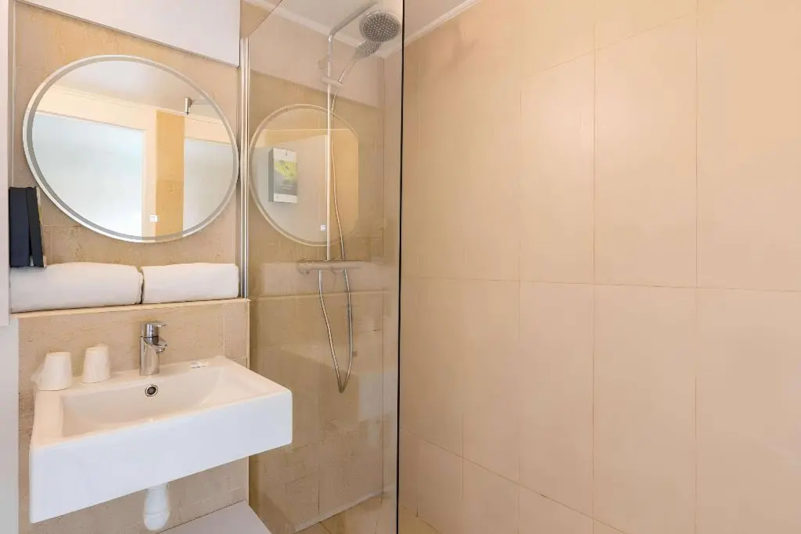 Sure Hotel by Best Western Plaisir