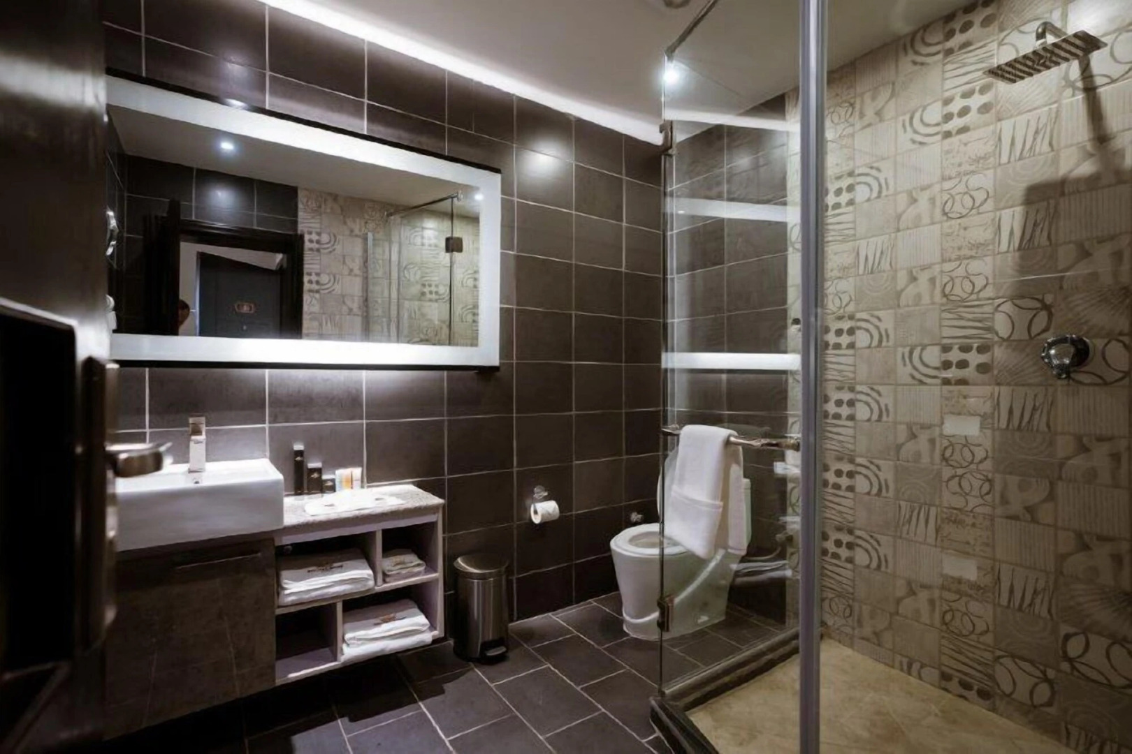 Monarch Parkview Hotel