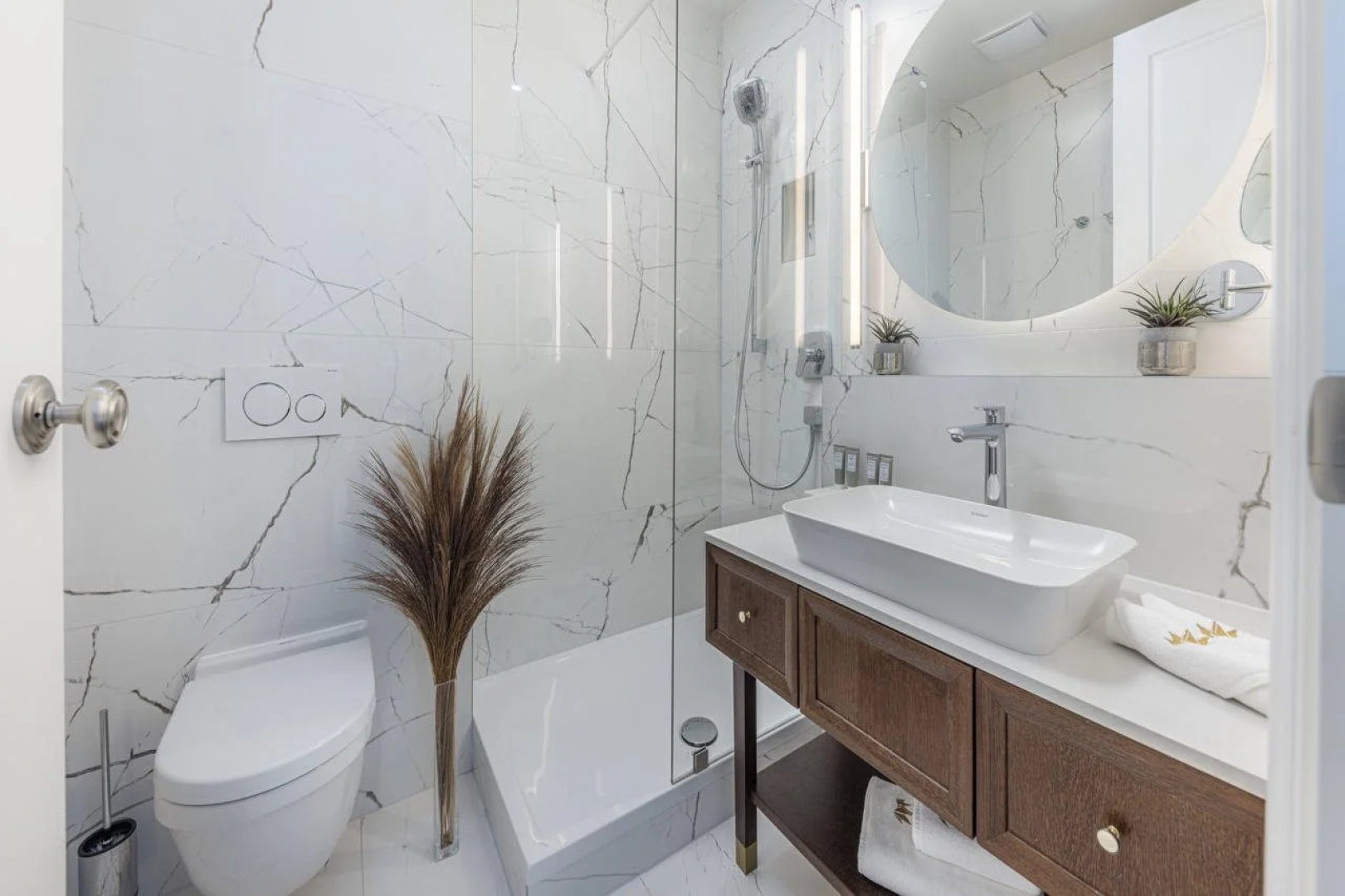 Le Royal Hotels & Resorts