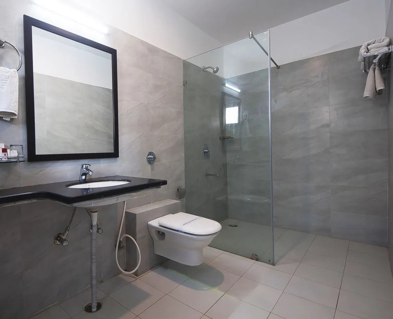 Hotel Presidency Blu Udaipur