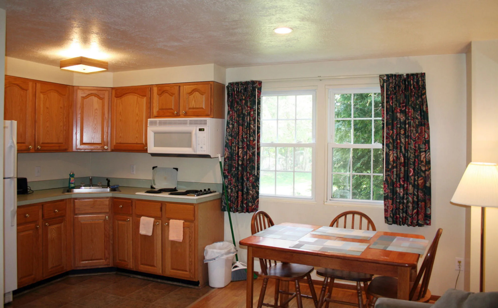 Blue Spruce Motel & Townhouses