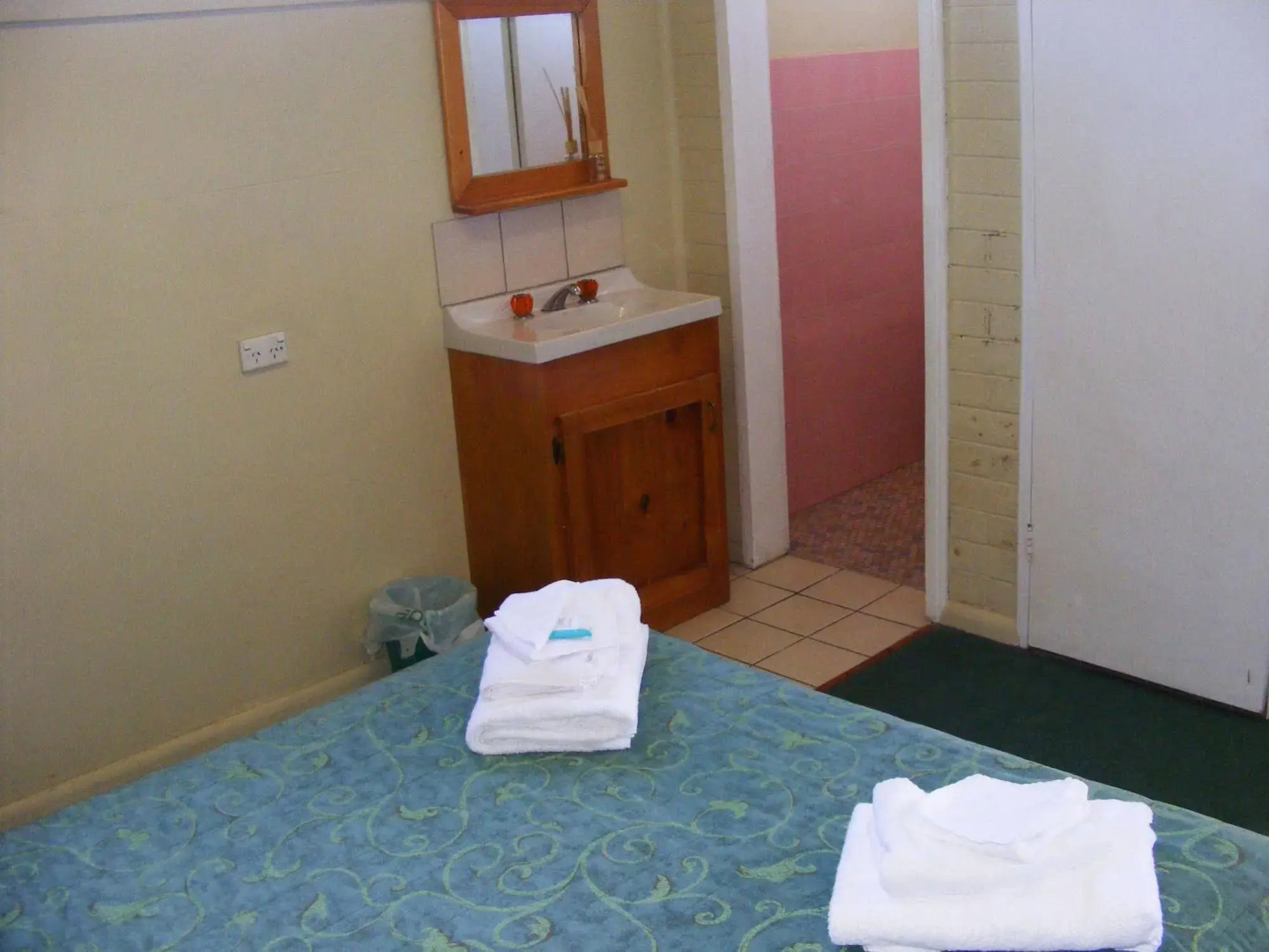 Rod 'N' Reel Hotel Motel Woodburn