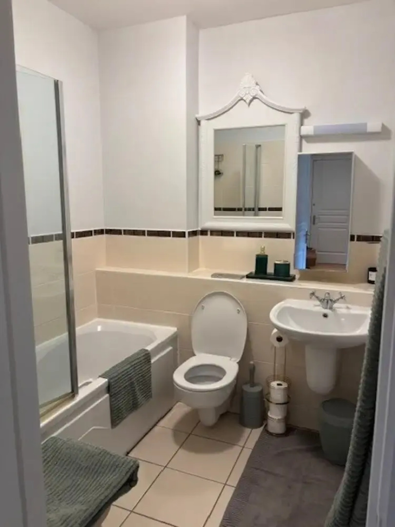 Spacious 2 Bed Apartment Near Dublin Airport