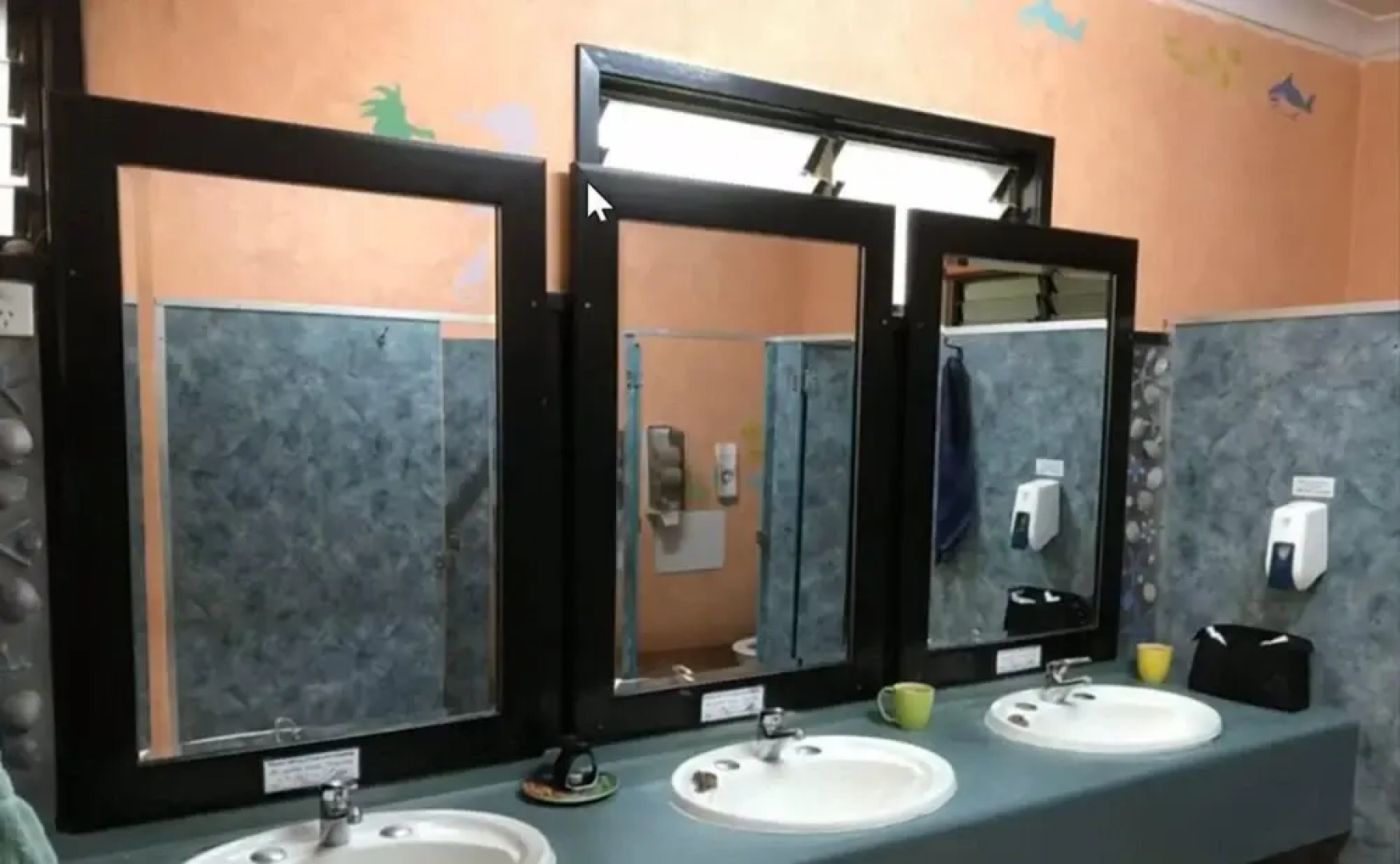 Backpackers By The Bay