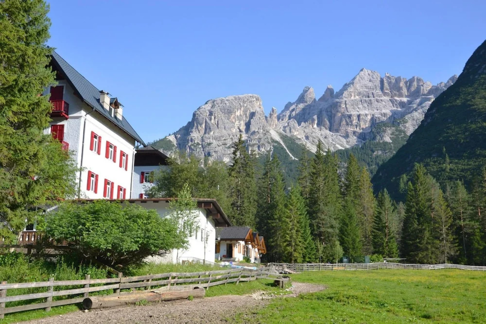 Hotel Croda Rossa