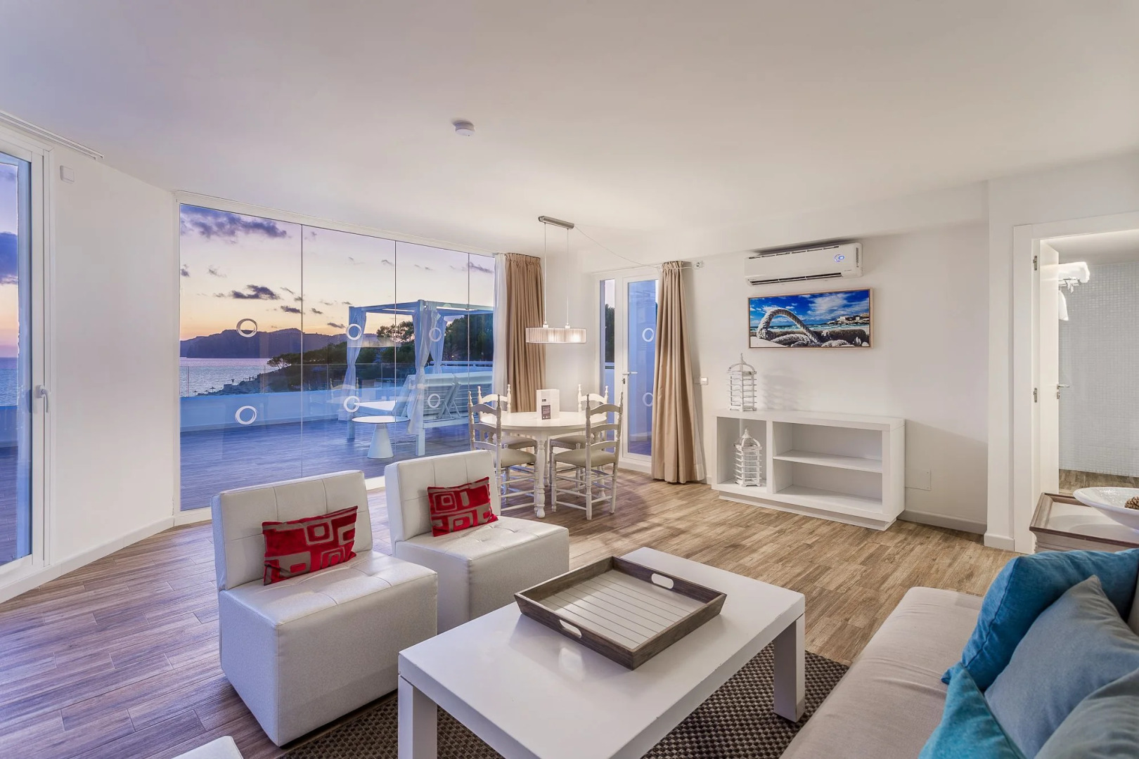 FERGUS Style Cala Blanca Suites