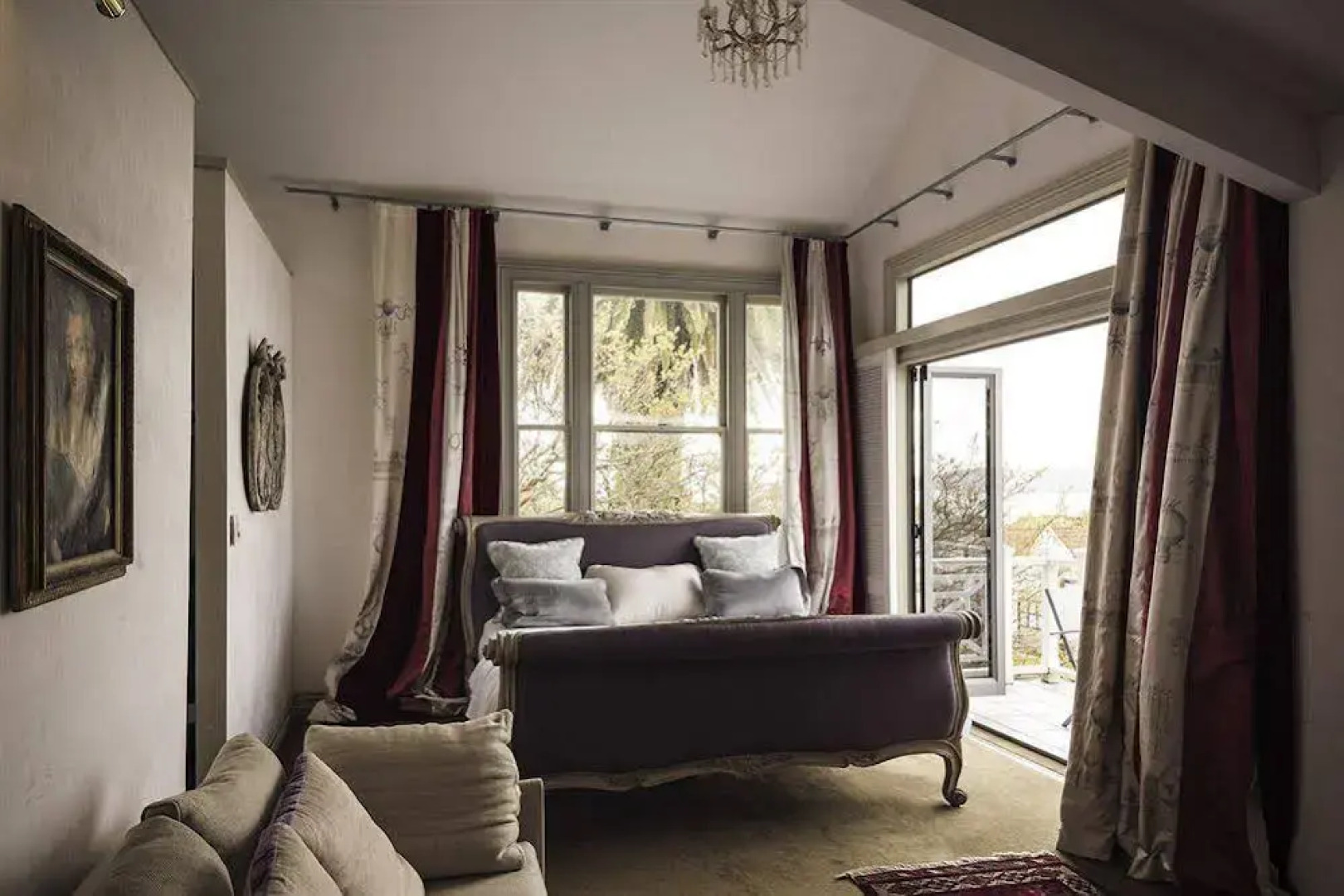 Mollies Boutique Hotel