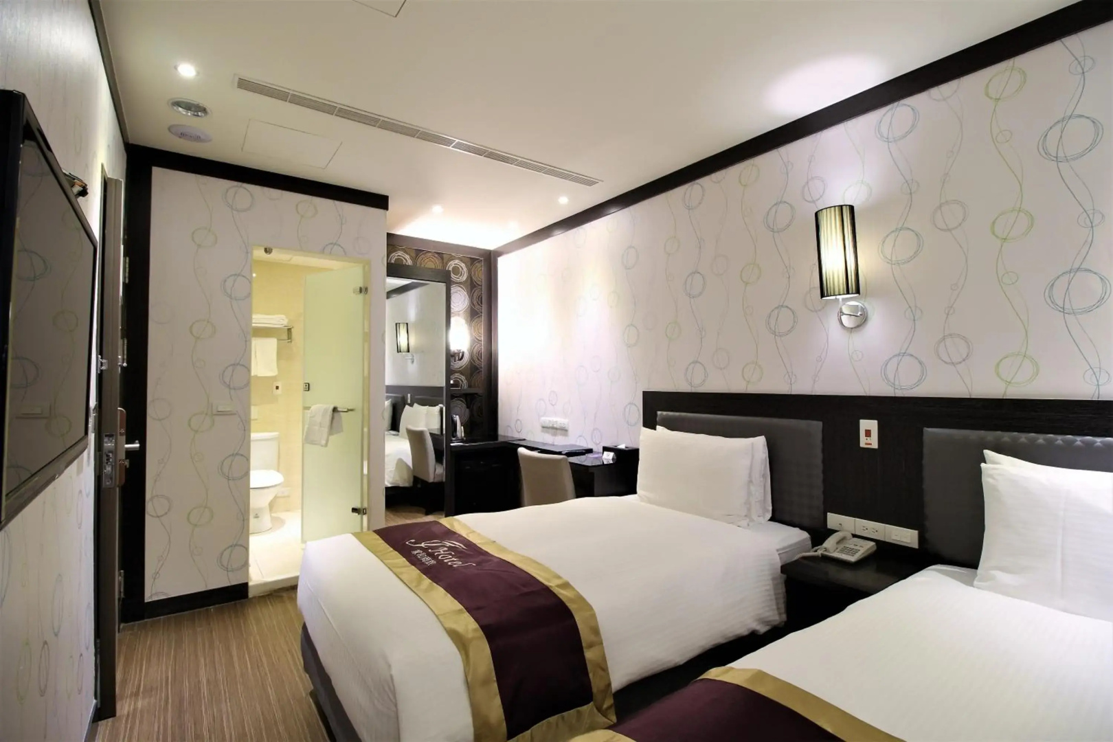 J Hotel