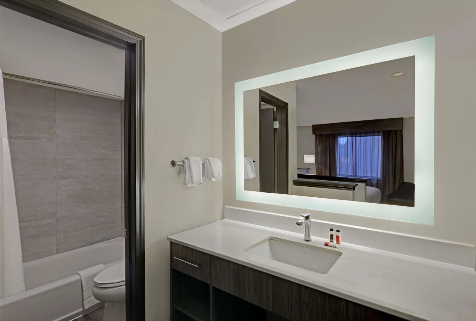 Best Western Fishkill Inn & Suites