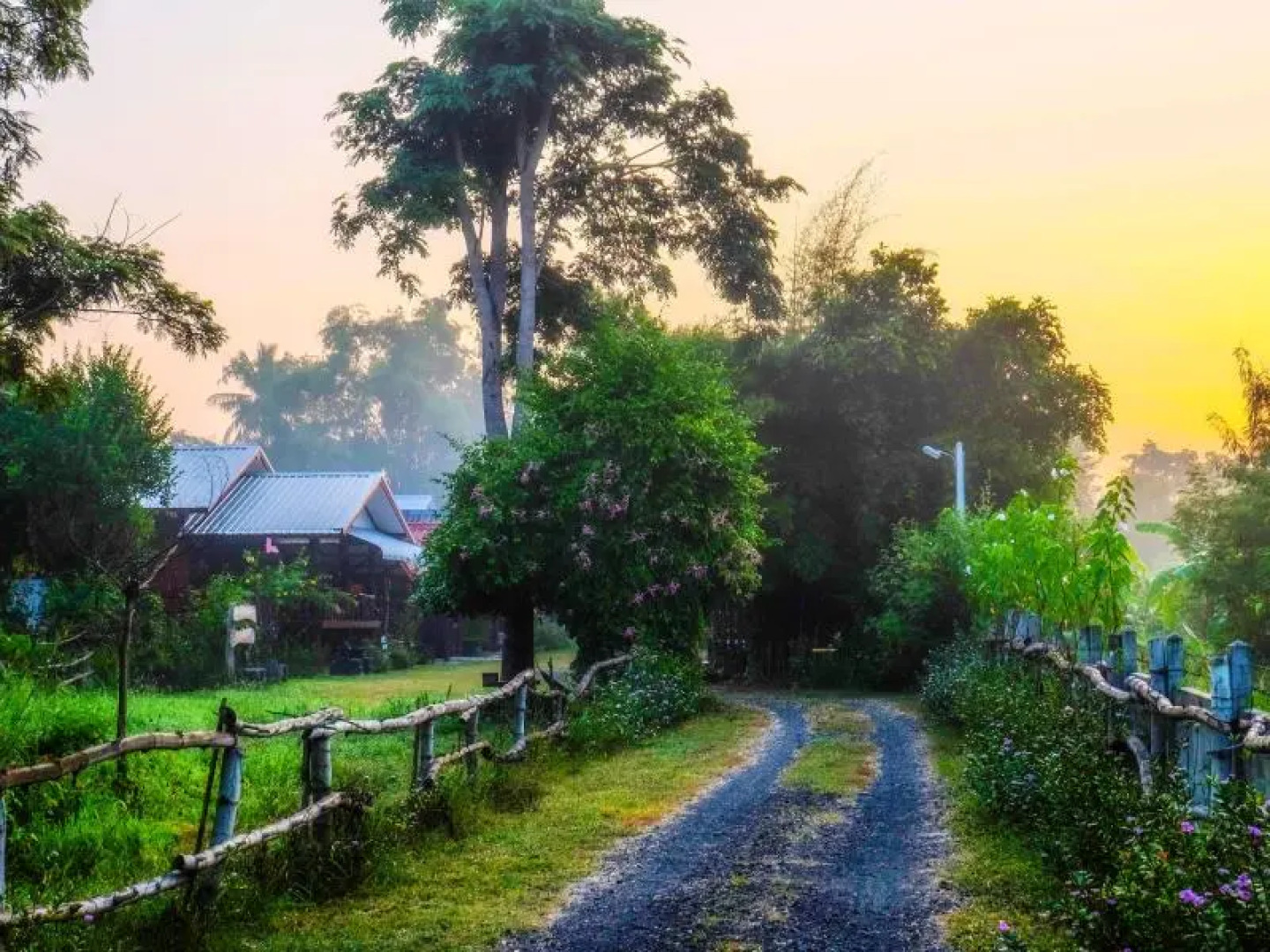 Baan Kamolsit Resort