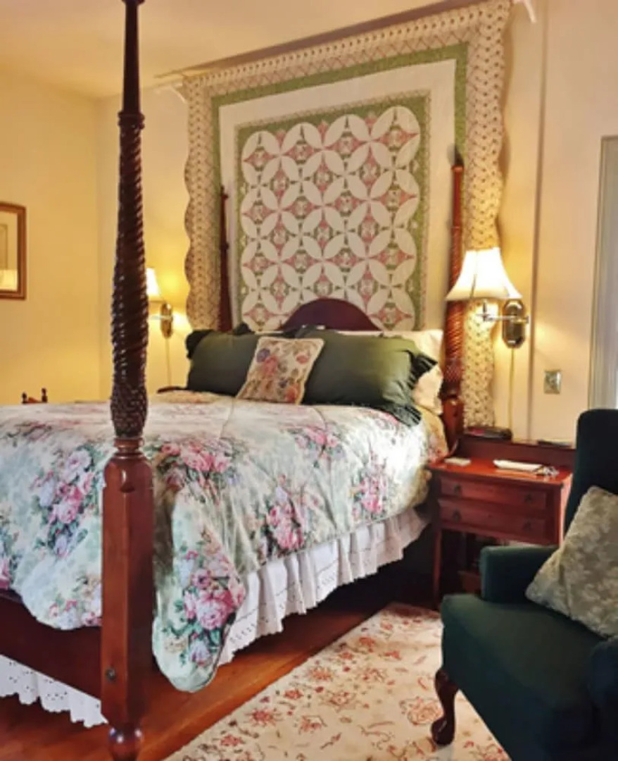 Inn At The Canal Bed & Breakfast