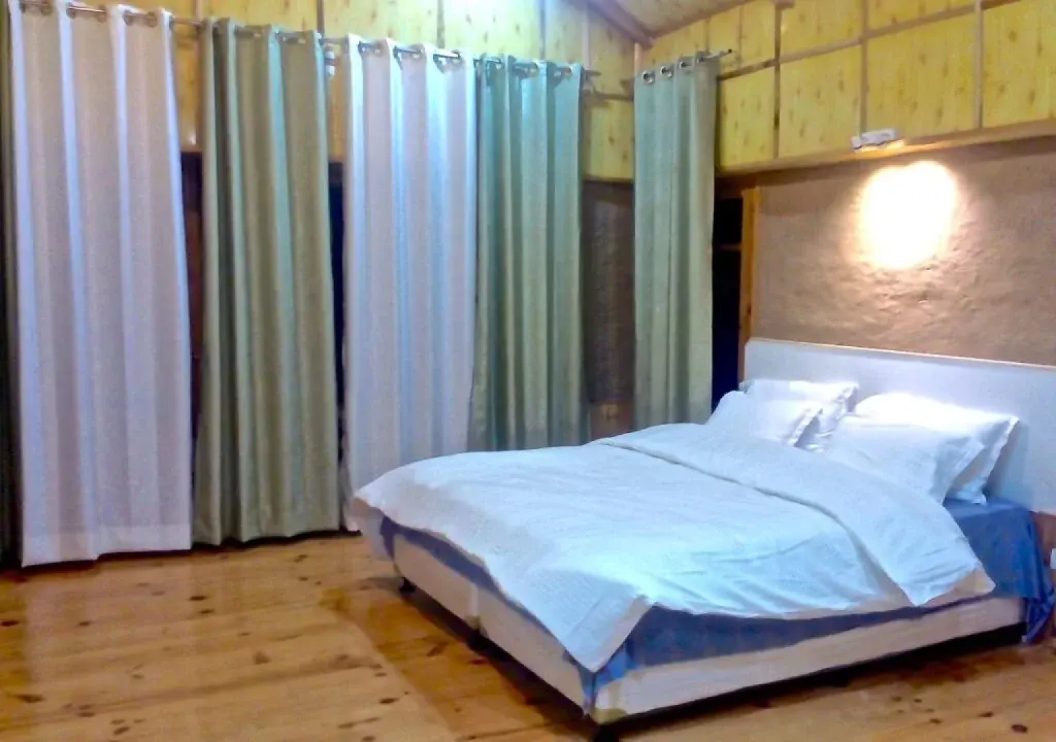 Devat Farm Cottage Tirthan Gushaini