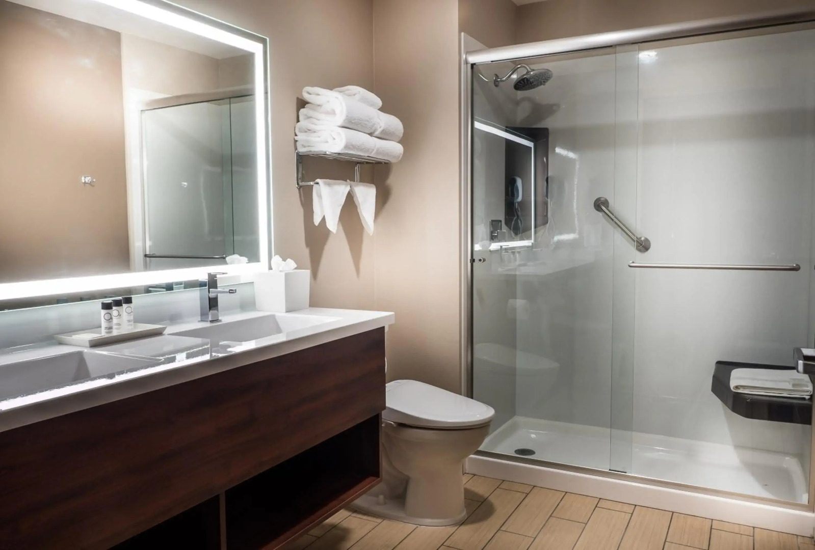 Skyline Hotel & Casino