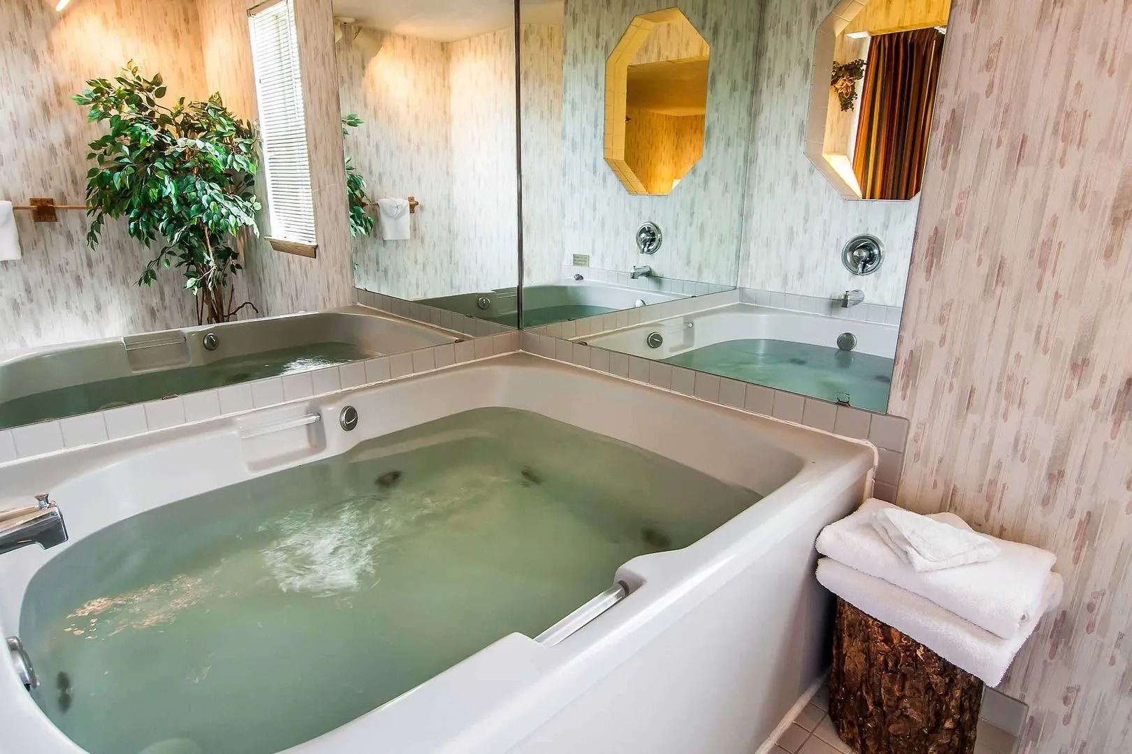 Bridgeway Inn & Suites Portland Airport