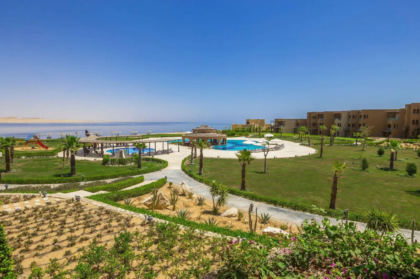 Byoum Lakeside Hotel