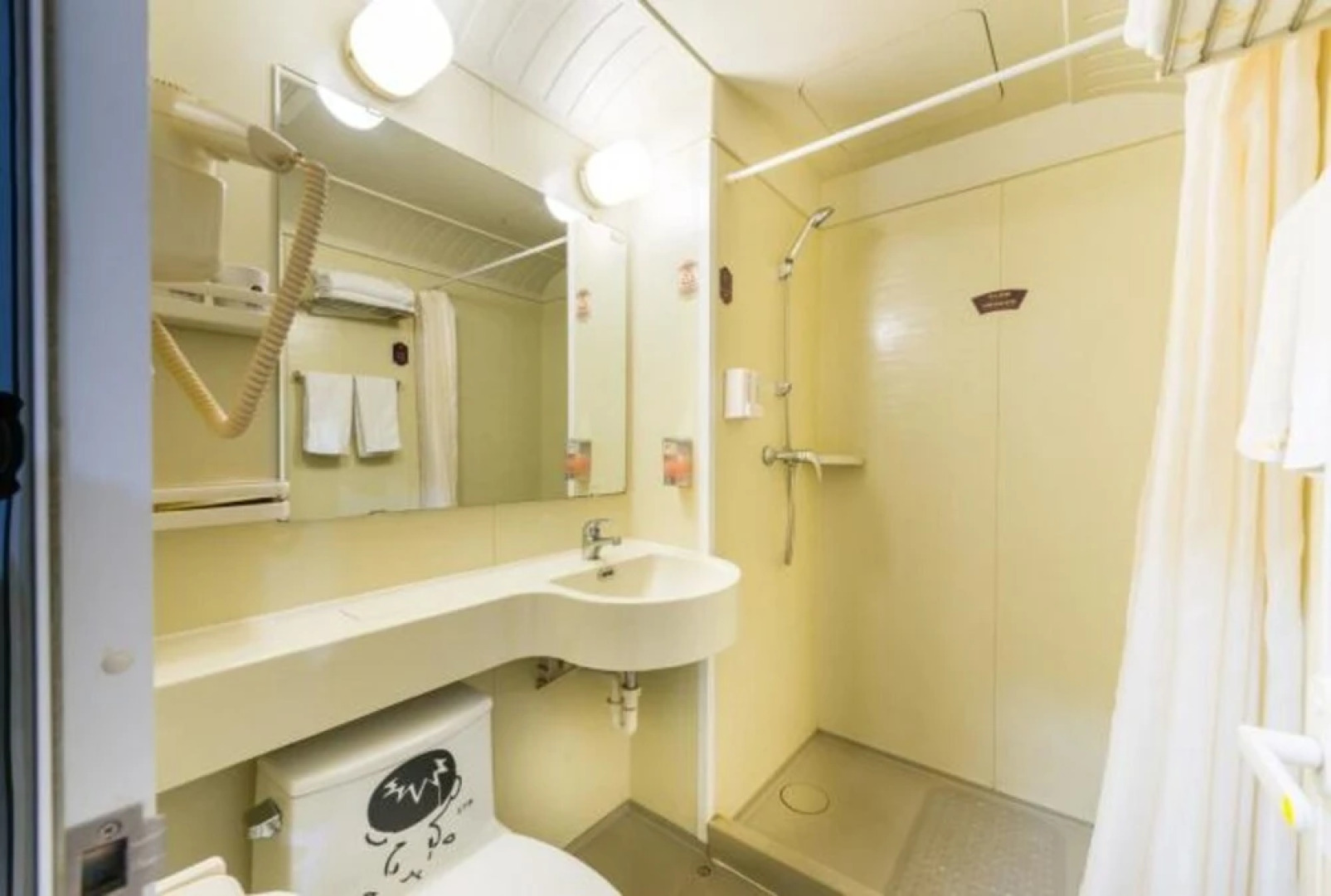 East Queen Hotel Zhong Shan Road