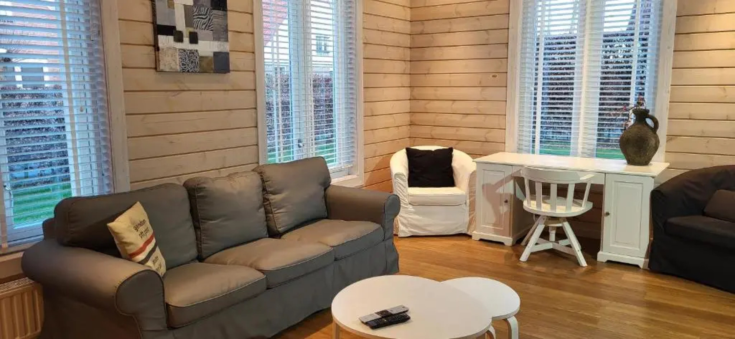 The Black House - Luxurious Holiday Villa Zeewolde