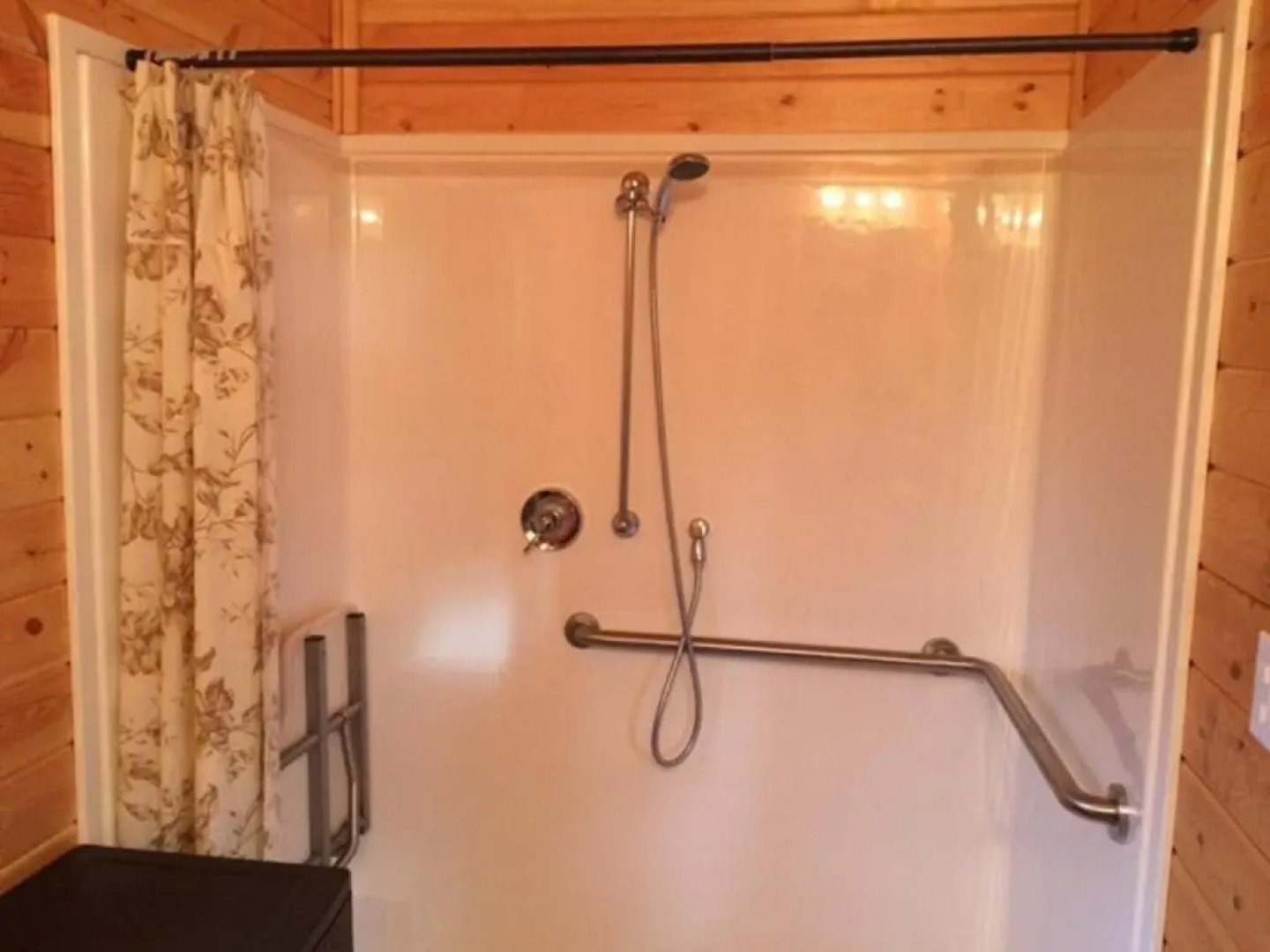 Lake of the Springs Camping Resort Cottage 7