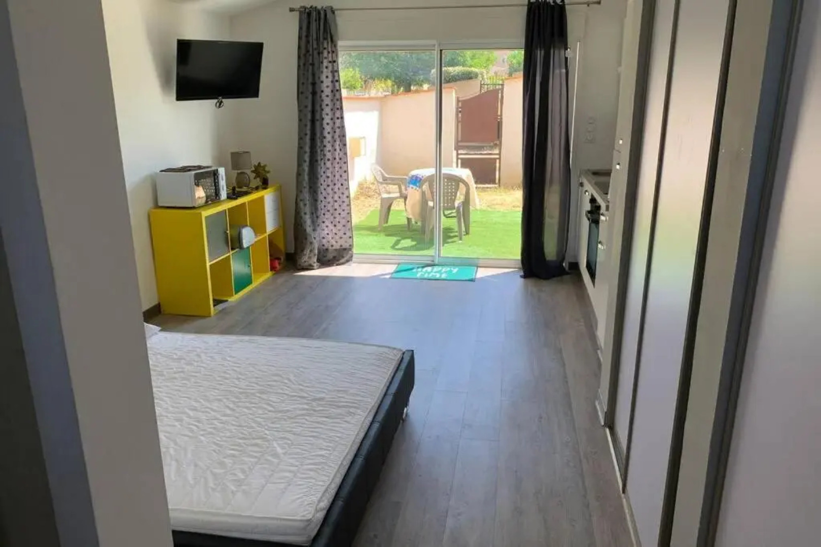 Studio Lumineux a Proximite de Domaines Viticoles (Adults Only)