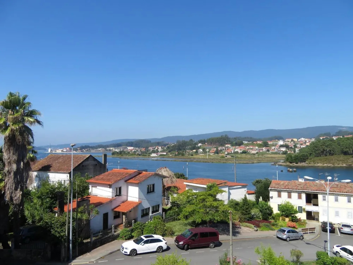 Apartment With 2 Bedrooms in Pontevedra, With Wonderful sea View and Wifi Near the Beach