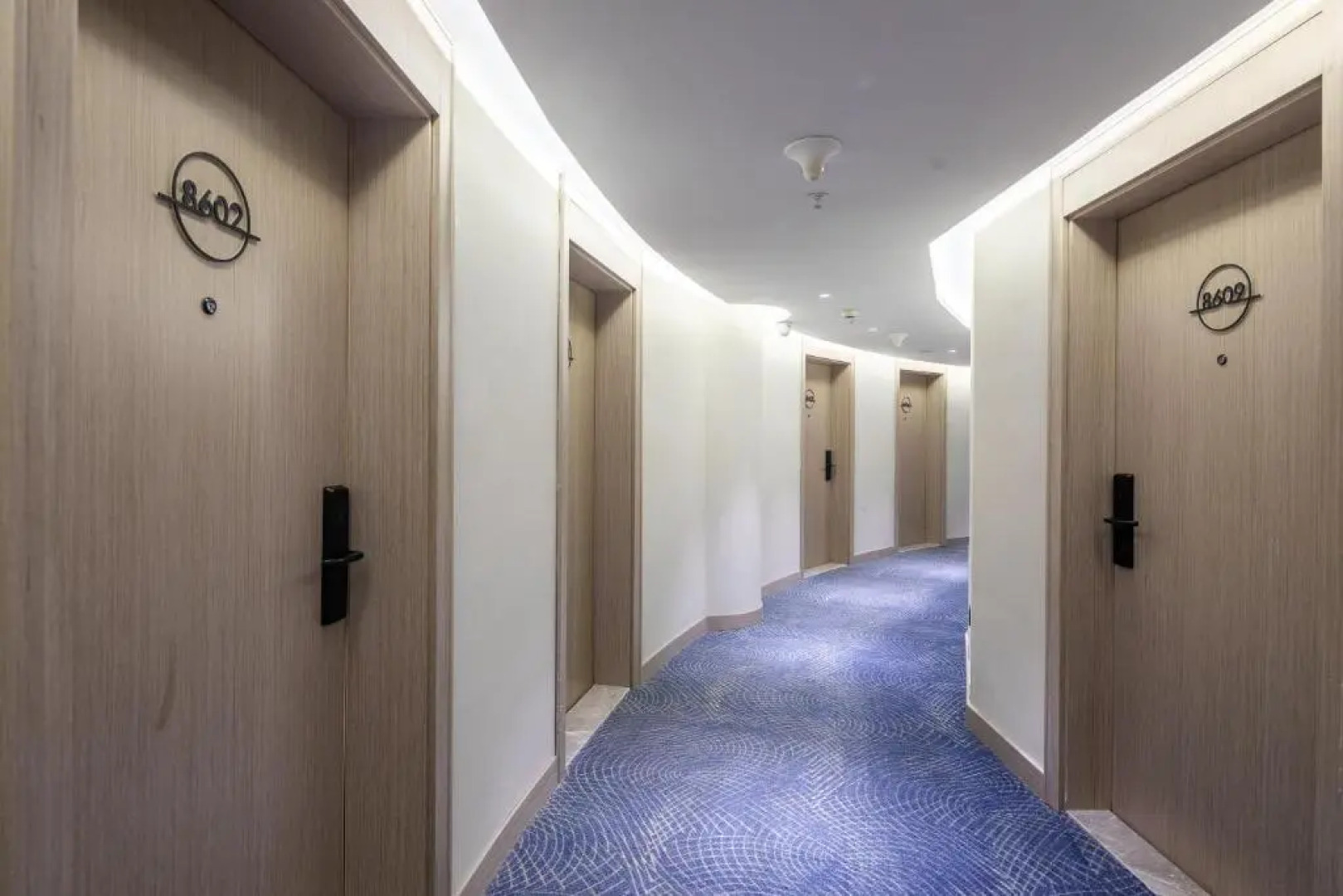 Xinhuating Business Hotel