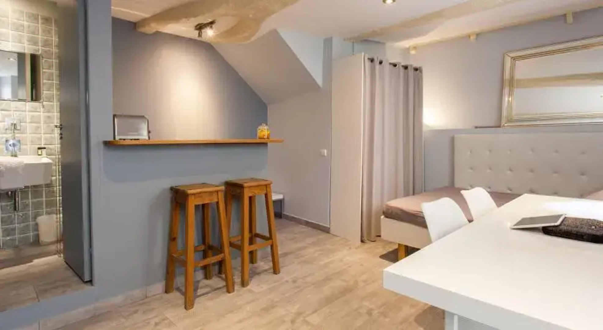 Boutique Village Studio