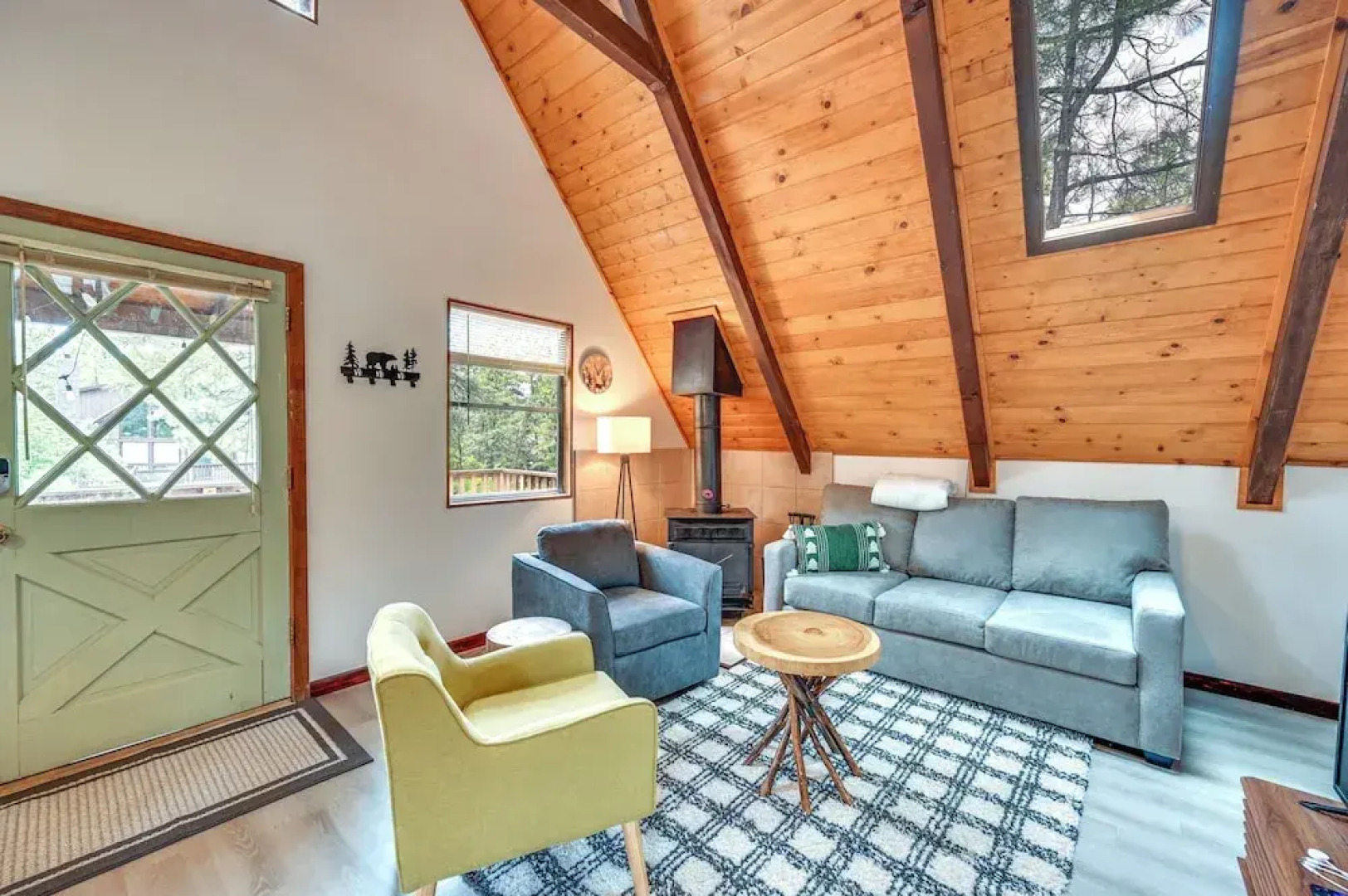 Deck & Grill: A-frame Cabin in Munds Park!