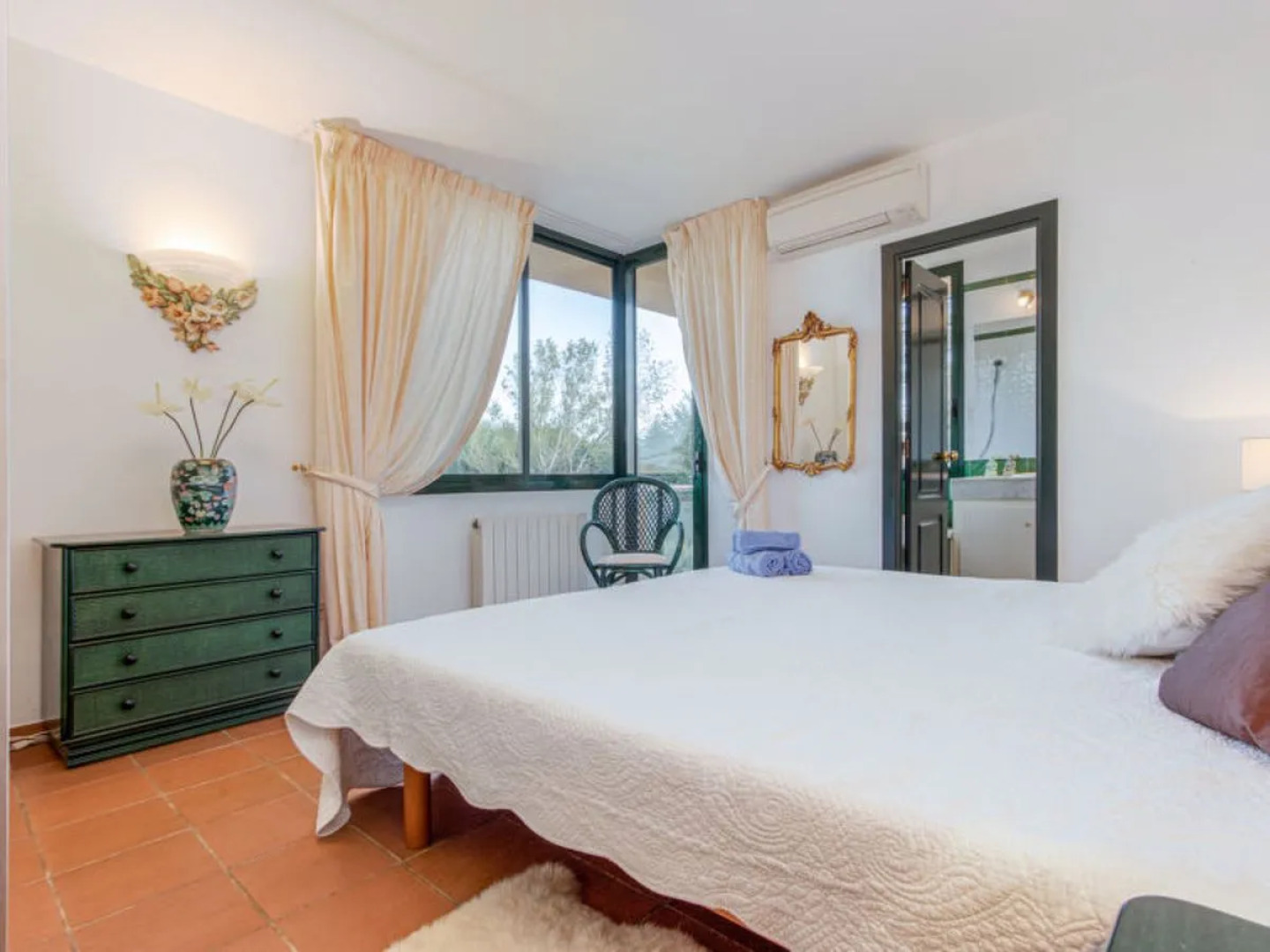 House acacies Navata